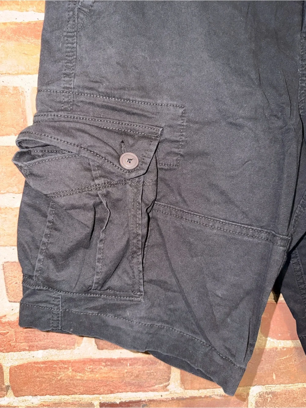 Men's Aero Black Cargo Shorts - Classic Utility Style Y2K Sz 30